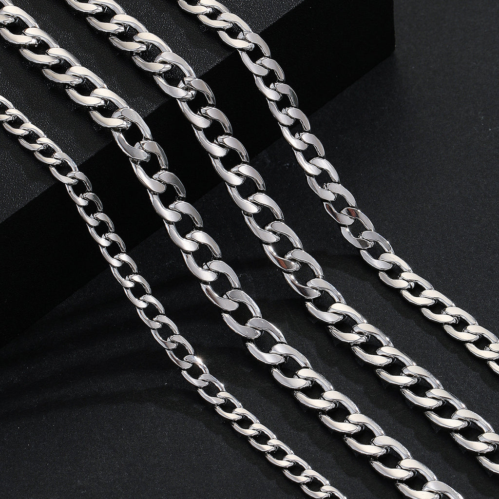 Fine Curb Chain - chain link close-up
