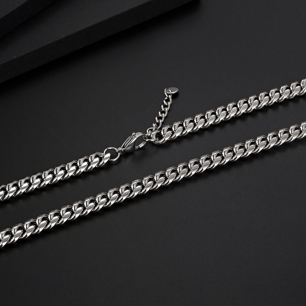 Curb Chain 8mm - clasp and extender detail